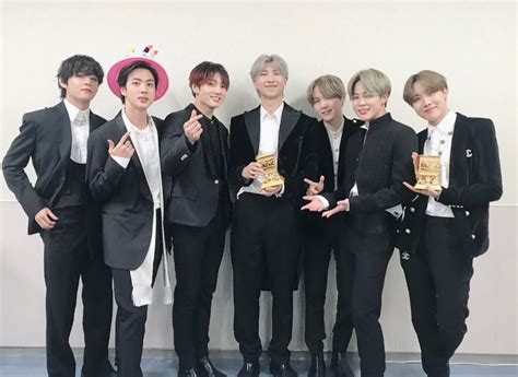Check out different cheap and more expensive decorations styles: BTS 2019MAMA「今年の歌手」を含む4つの部門で大賞受賞「ARMYの ...