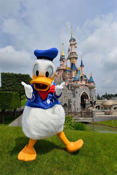 Frances Macron Announces Second Nationwide Lockdown Disneyland Paris
