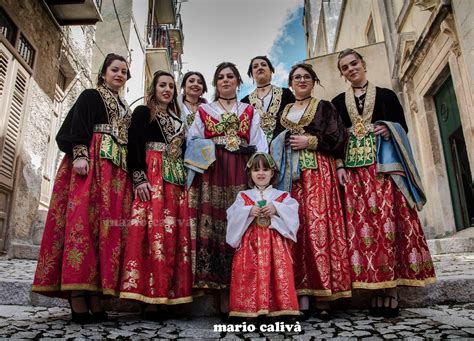 Arb Resh Albanians Albanians Traditional Dresses Folk Costume