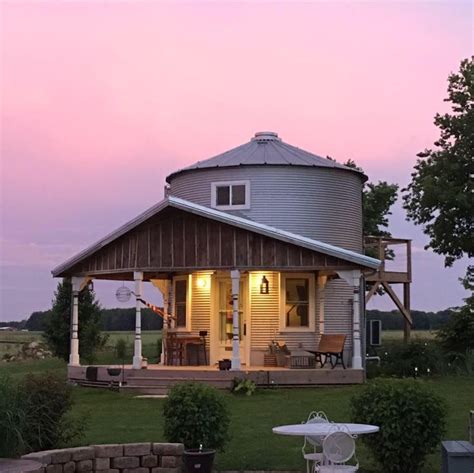 This Grain Bin Bed And Breakfast In Illinois Is The Ultimate Countryside