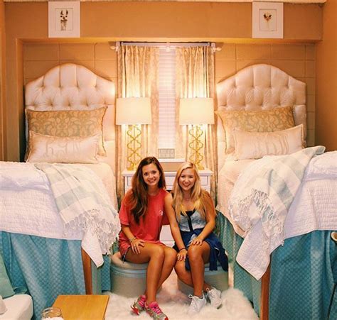 How To Recreate The Viral Ole Miss Dorm Room Society19