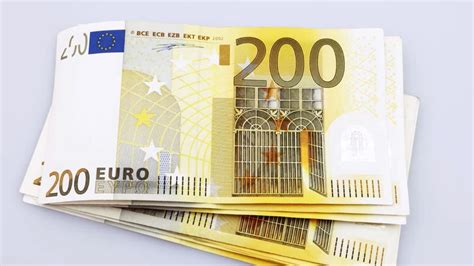 200 Euro Bills Some Banknotes Are Worth A Small Fortune Video 24