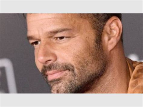 Ricky Martin Se Presentó A Cara Lavada En Televisión Y Estallaron Los