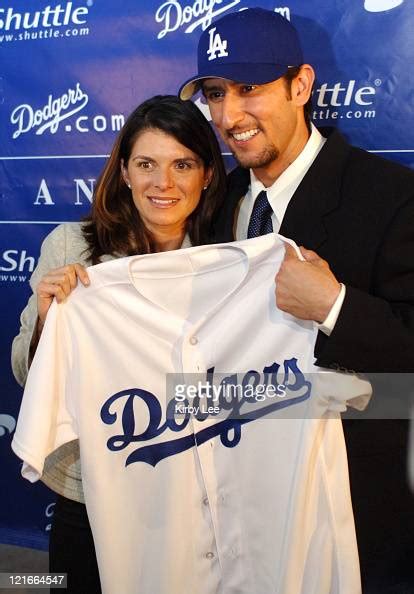 Nomar Garciaparra And His Wife Mia Hamm Pose With Los Angeles Dodger News Photo Getty Images