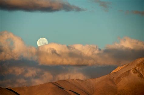 Can You See A Daytime Moon At What Time Human World Earthsky