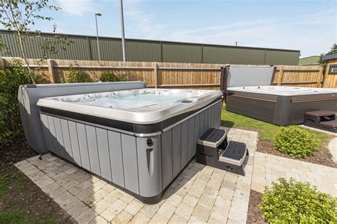 Hot Tubs And Hot Tub Shelters Garden Rooms Green Retreats