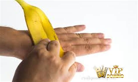Cara menghilangkan bau badan yang ketujuh adalah dengan menggunakan sari lemon. Cara Menghilangkan Gatal Di Badan Secara Alami - VIPDomino ...
