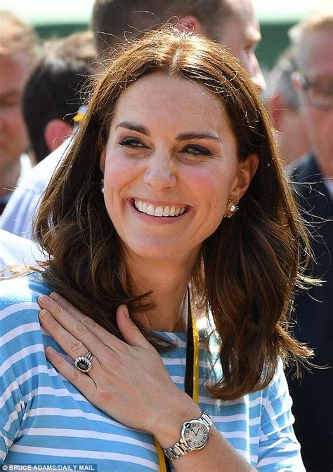 Why Kate Middleton Never Wears Red Nail Varnish Daily Mail Online