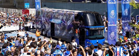 After 9pm the service is less frequent, and after 1am it's reduced to the principal routes. MAN Bus Modification Center adapta o novo autocarro do F ...