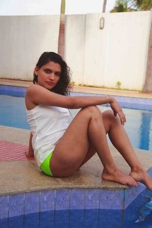 Reshmi R Nair Mallu Cumslut Whore Posing Nude Pics Xhamster