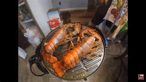 Delicious LIVE LOBSTER 🦞 GRILLING on George Foreman Grill ...