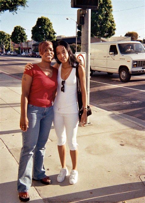 Rare Picture Of Aaliyah And A Fan In 1999 Quianamichelle