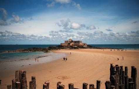 The town is perhaps best known as a major arrival point for ferries from the uk having arrived in france by ferry several times without visiting saint malo itself i had not realised what a lovely town it is, but in the i. Saint Malo Beach in Saint-Malo: 22 reviews and 60 photos