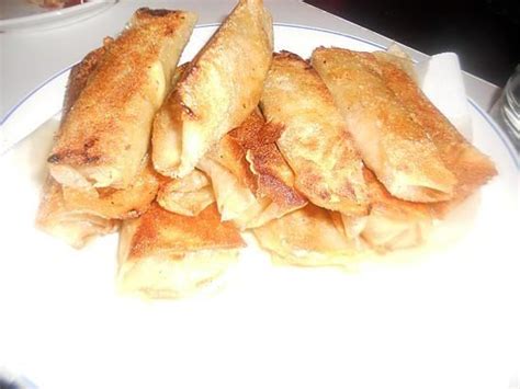 Retirez la plaque du réfrigérateur, couvrez la pâte d'une autre feuille de papier de cuisson et d'une autre plaque (afin d'éviter que le feuilletage ne se développe de trop). Brick façon Pirojki | Recette | Recettes de cuisine ...