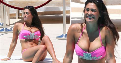 Killer Curves Casey Batchelor Struggles To Contain Ample Assets In