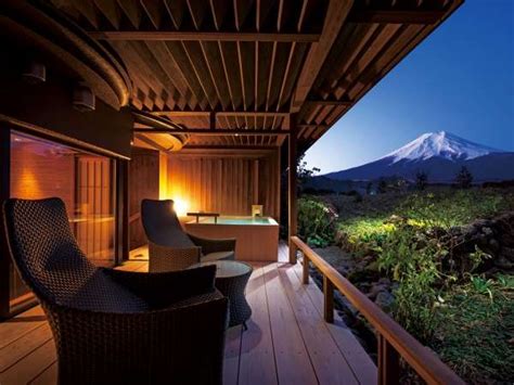 【山梨】富士山が見える温泉宿12選！絶景を一望できるホテルや露天風呂で贅沢なひとときを｜じゃらんニュース