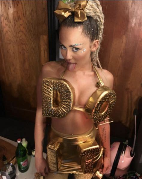 The Most Outrageous Nsfw Moments From Miley Cyrus New Tour Huffpost