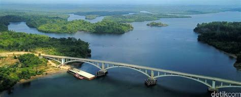 Indahnya Panorama Jembatan Pulau Balang Penajam Foto 2