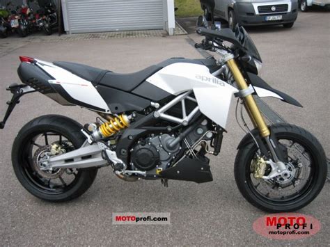 The aprilia dorsoduro 1200 model is a super motard bike manufactured by aprilia. Aprilia Dorsoduro 1200 ABS 2011 Specs and Photos