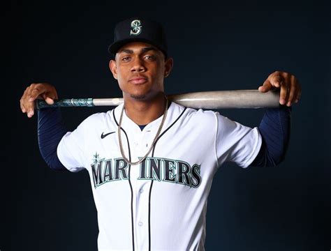 Top Seattle Mariners Prospect Julio Rodriguez Suffers Wrist Fracture