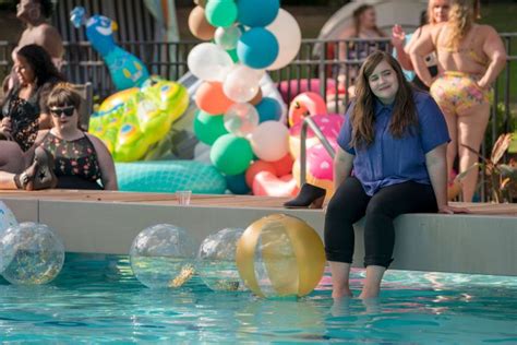 How Hulus Shrill Made Its Fat Babe Pool Party Episode