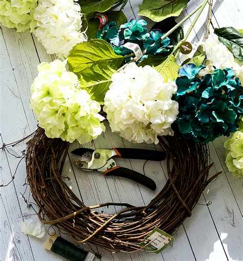 How To Make A Hydrangea Wreath