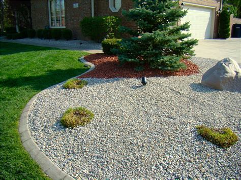 Different Types Decorative Landscape Gravel — Bistrodre Stone