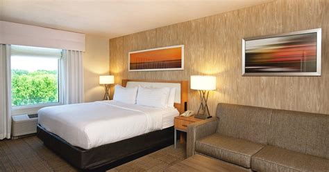 Carve out some time for fun this fall. Holiday Inn Presidential Little Rock Downtown | Best ...