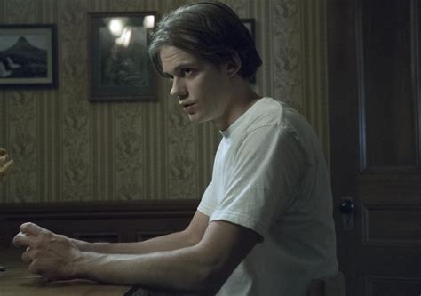 Created by sam shaw, dustin thomason. Castle Rock Season 1 Episode 7 Review - 'The Queen'