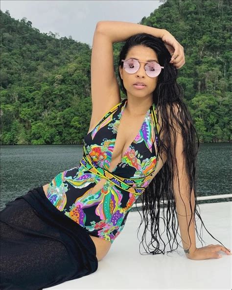 70 Hot Pictures Of Lilly Singh Show Off Her Sexy Fit Youtuber Body To