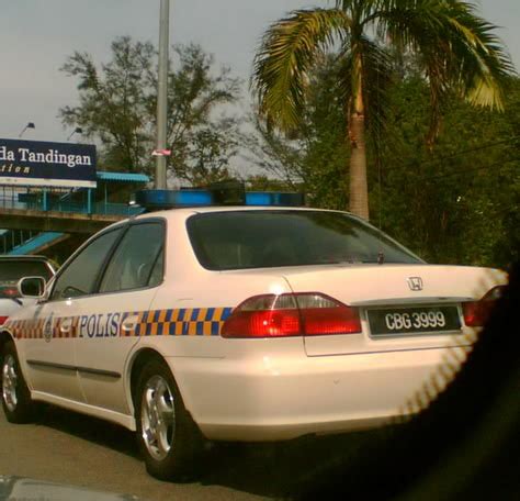 Honda accord coupe 11 12 clear bra. Kereta Polis Malaysia - Yang Biasa dan Jarang Dilihat