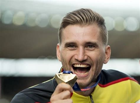 Check spelling or type a new query. Leichtathletik: 4 OSP-Athleten zur Hallen-EM nach Glasgow ...