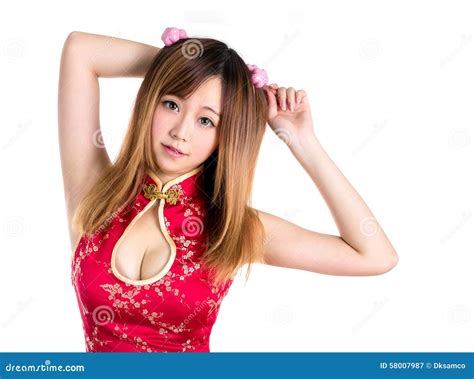 Asiatisches Sexy Mädchen Im Roten Cheongsam Mit Der Dim Sum Korb