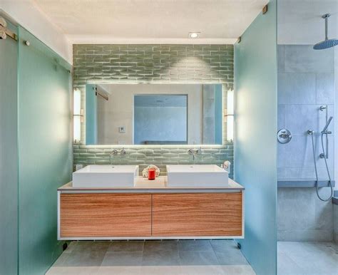 42 Chic Design Ideas To Rejuvenate Your Master Bathroom In 2020
