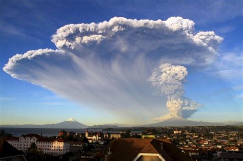 Volcano Erupts In Chile Hundreds Evacuated Al Jazeera America