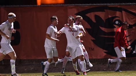 Late Goals Lift Mens Soccer Over Oregon State Fairfield