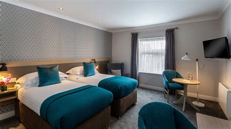 Twin And Triple Rooms Tralee Accommodations Ashe Hotel