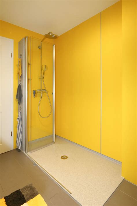 Kleines badezimmer gestalten glasdusche farben ideen gelbe. Fugenlose Wandgestaltung: Ideen für Ihr Bad - Badsanierung ...