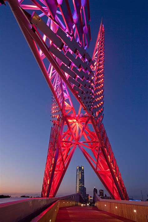 Clark Crenshaw Photography: The Skydance Bridge and the Devon Energy Tower