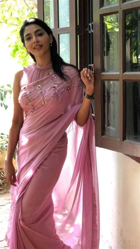 Indian Model Aishwarya Lakshmi In Pink Saree Indian Saree Collection