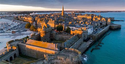 La bretagne est à la fois une région française et une entité historique et culturelle. Saint-Malo, Bretagne, France : france