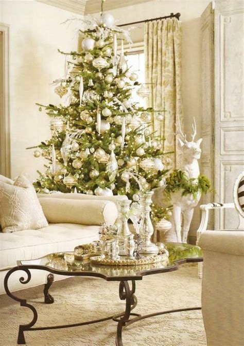 Here's some green christmas decorating ideas. 25 great ideas how to create the prettiest Christmas tree ...