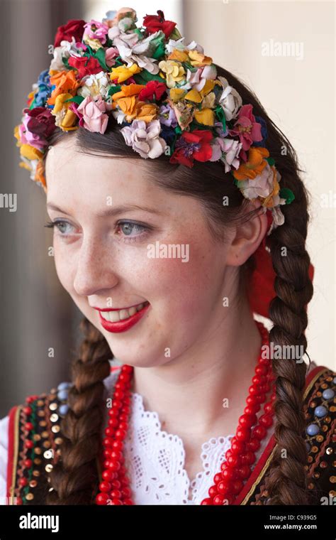 Polonais Costume Traditionnel Banque De Photographies Et Dimages à Haute Résolution Alamy