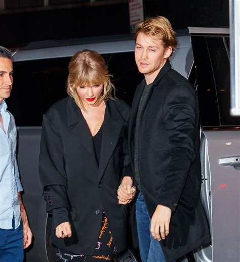 Taylor Swift And Joe Alwyn Made A Rare Public Appearance Together At The ‘snl After Party Glamour