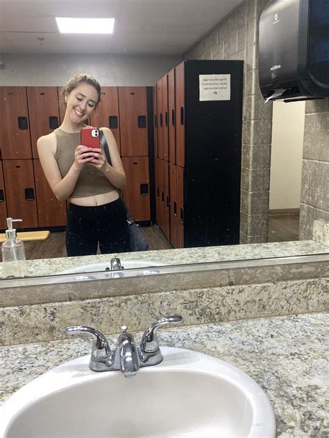 Emily Yinger On Twitter Locker Room Selfie At The Rock Climbing Gym Https T Co