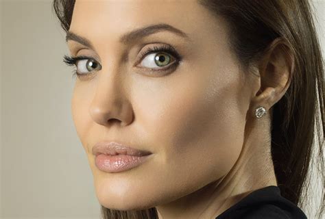 Download Brunette Green Eyes Face Actress Celebrity Angelina Jolie Hd