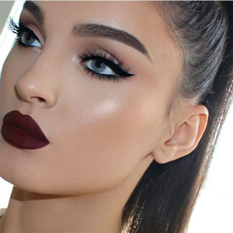 pin by Ṕ̕̕ó̕̕ó̕̕j́̕̕á̕̕ k̕u̕m̕a̕r on lipstick dark lip makeup light eye makeup burgundy