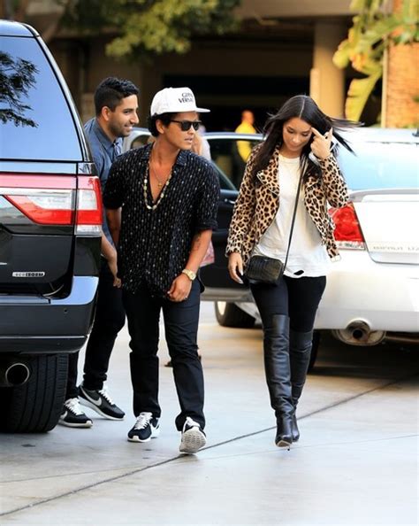 Who is the singer dating? Bruno Mars Photos Photos - Bruno Mars and Jessica Caban ...