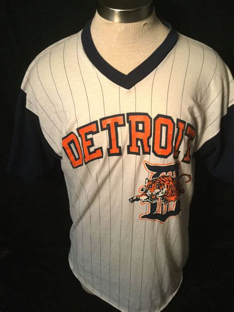 Vintage 1990s Detroit Tigers Pinstripe T Shirt Logo 7 By 413productions On Etsy Detroit Tigers