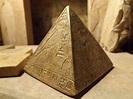 Egyptian statue Pyramid / Pyramidion featuring the sun god Ra and adoratore